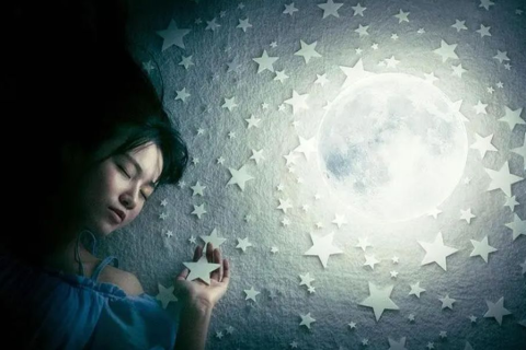 梦境中的温情重逢，解读梦见已故亲人提及孩子的深层含义