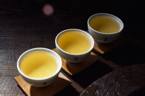 我梦见自己穿一身红衣服，这梦究竟意味着什么？