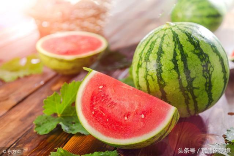 梦见与已故亲人共摘西瓜，探索梦境背后的深层含义