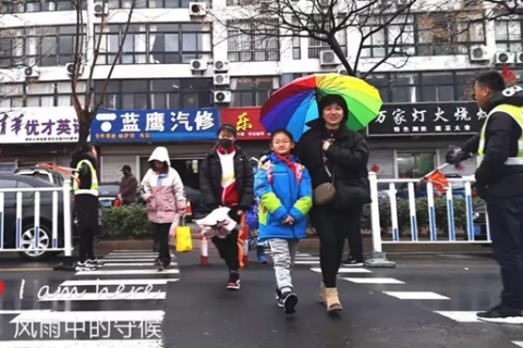 梦见重要考试迟到，梦境背后的深层含义与心理解析