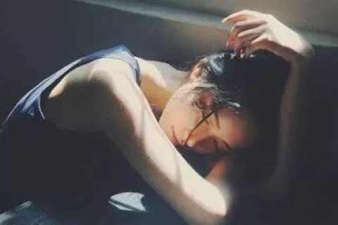 孕妇梦境中的情感纠葛，解读梦见丈夫与别的女在一起的深层含义