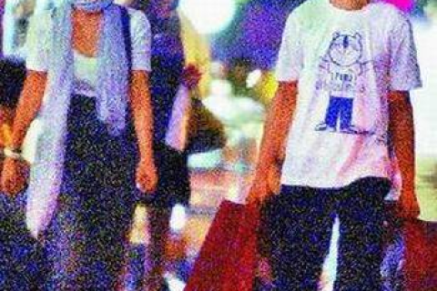 梦境解析，女儿尿床成河，梦境背后的深层含义