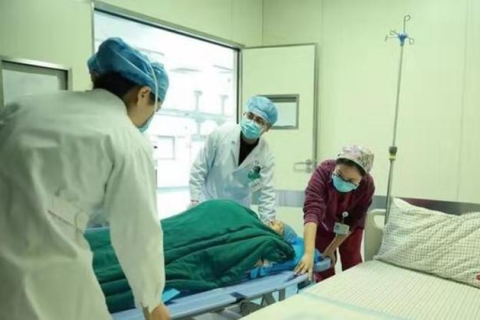 梦里梦见自己怀孕并想去医院做手术，寓意与解析