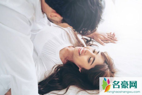 梦见男朋友有前女友，梦境背后的情感解析与心理启示