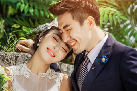 梦见别人的结婚照，潜意识中的情感与象征解读