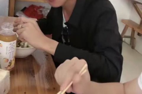 我奶奶梦见我去世的爷爷说要买车，梦境背后的深意与解读