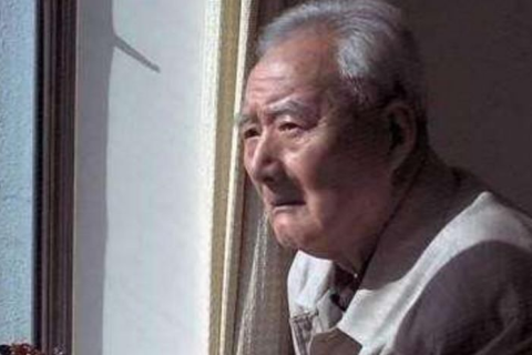 梦见老公和别人打架，梦境背后的深层含义与解析