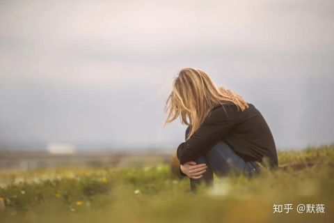 梦见自己丢了东西被别人气的直哭，解读梦境中的失落与情绪释放