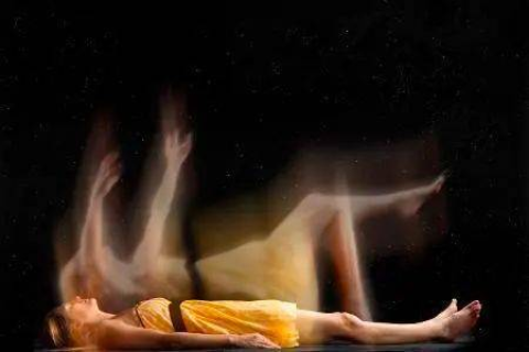 梦见死去的亲人让去环帐，探索梦境背后的深层含义与情感纽带