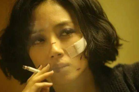 为什么分手一个多月了老梦见和前女友睡觉？梦境背后的情感解析与自我疗愈