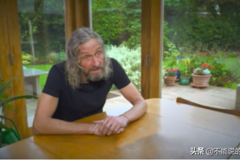 梦境交织，已故父亲与三子居所的邻近之谜