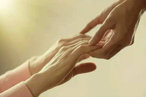 梦见亲人全身出血，探索梦境背后的深层含义与心理解析