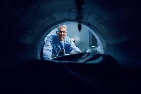 梦境与现实，解析梦到刚死去的亲人要东西的深层含义