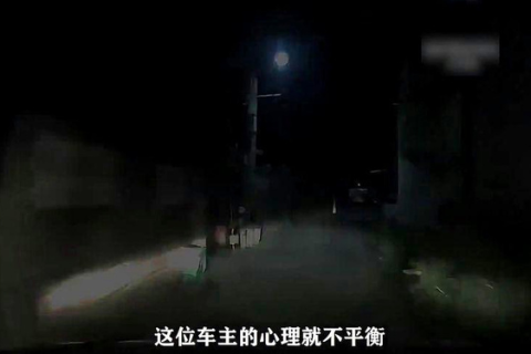 昨晚梦到被什么东西咬到腿了，梦境解析与心理暗示