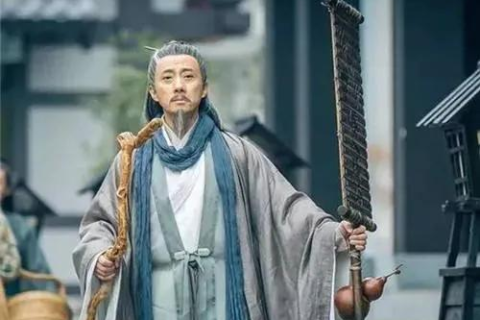 梦境解析，梦见蛇把自己的喉咙咬肿了