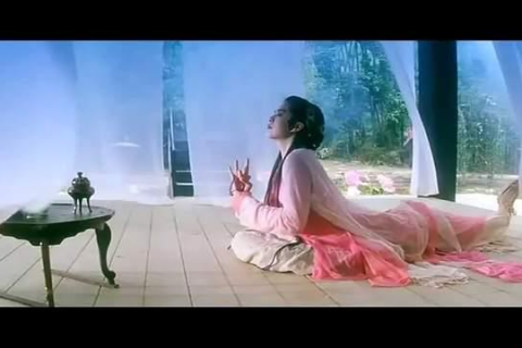 女人梦中青蛇之谜，吞噬小青蛇的意象解析