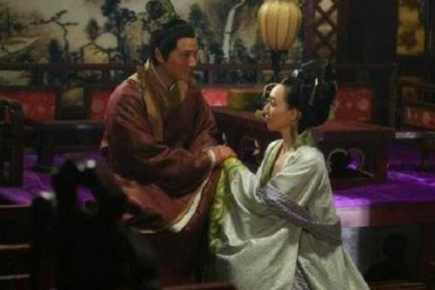 梦见皇帝来抱我的孩子，梦境背后的深层寓意与解析