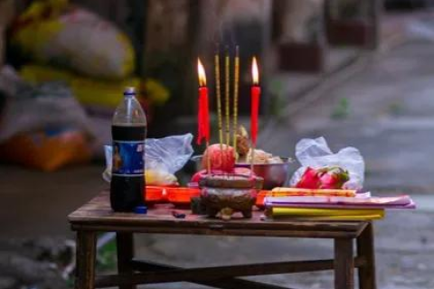 梦见死去的亲人给我钱，解读梦境中的深层含义与心理启示