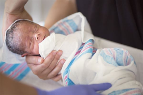 孕妇梦见生孩子，预兆还是紧张所致？深度解析孕期梦境