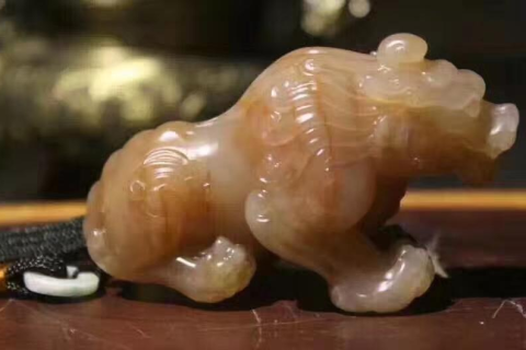 梦境奇观，梦见天上下石头，寓意何在？