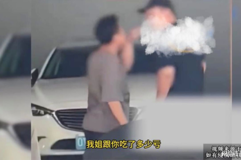 梦见女朋友拿着行李要走，情感与现实的交织梦境解析