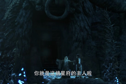 梦境中的奇幻之旅，鬼影、孩童头颅与蛇的交织之谜