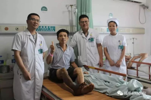 梦见蛇咬自己还出血了，梦境背后的深层含义与心理解析