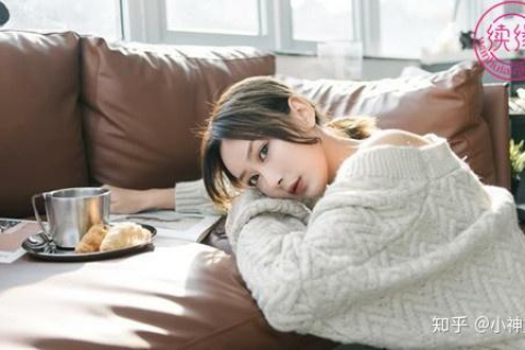 梦境交织，解析梦见前女友坐在床边的深层含义