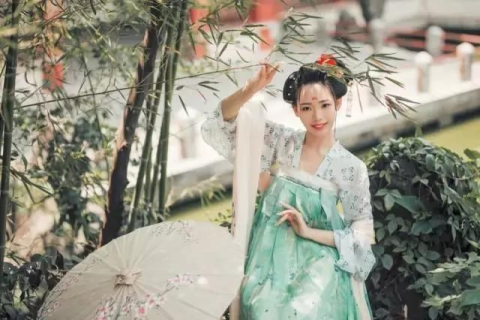 梦见捡到一个女婴，解读梦境中的神秘寓意与心灵启示