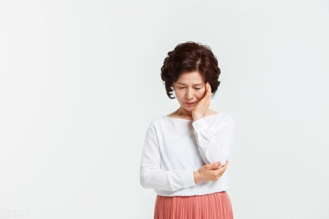 梦境的启示，解析梦见老婆在我面前和别的男人拥抱的深层含义