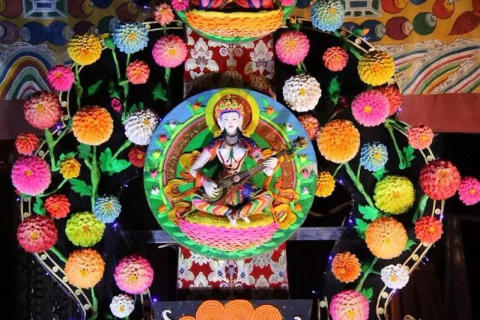 十六七岁梦境中的婚姻寓言，探索青春期的憧憬与现实交织