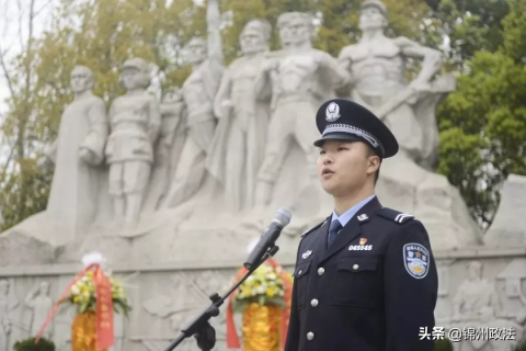 梦见自己喜欢的人转学，情感与变化的预兆