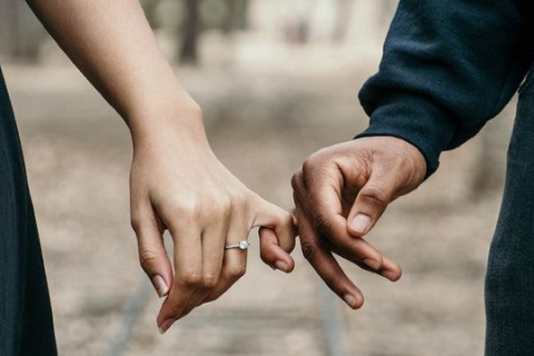 梦见和分手的男朋友结婚，还有机会复合吗？