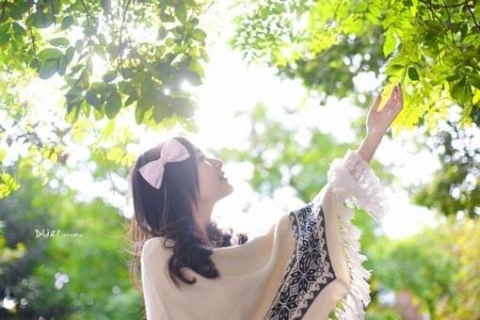 梦境中的温柔，解析梦见喜欢的女孩给我穿衣服的深层含义