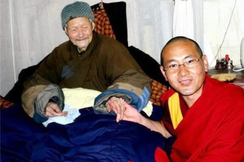 探索梦境奥秘，半夜梦见和尚在我头上点戒印的深层含义