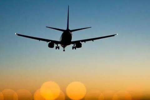 梦境解析，前舱无窗的飞行之旅——探索潜意识中的焦虑与安全感
