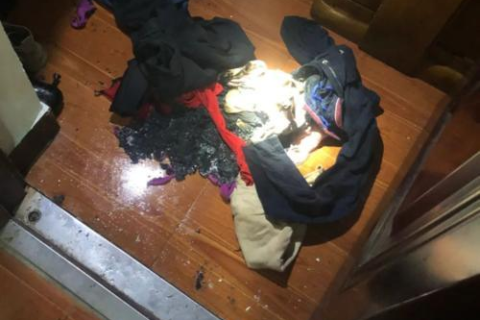 周公解梦，梦到自己衣服被烧两件，寓意何在？
