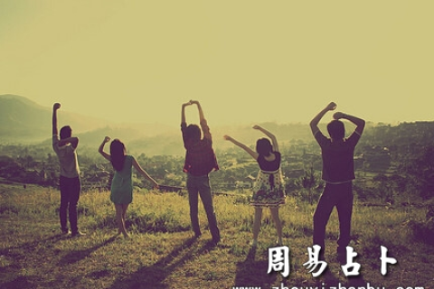 梦境中的旧时光，频繁梦见昔日同窗的深层含义