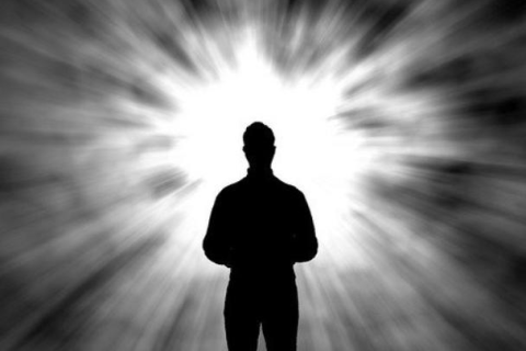 请专业人士帮忙解梦，探索内心世界的深层暗示与心理启示