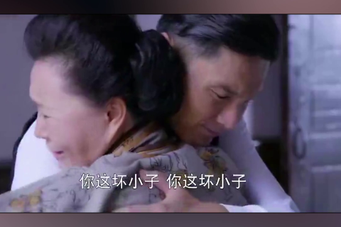 梦境中的温情回归，梦见奶奶被甩倒田里，我紧紧将她抱回房里