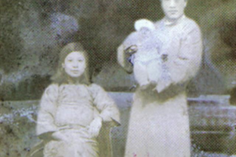 梦见从墓里把死人扒出来重埋，探索梦境背后的深层含义