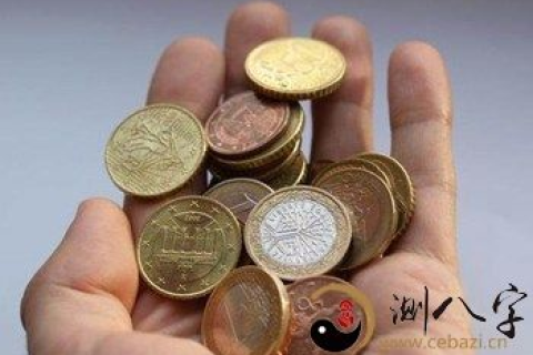 梦见捡硬币与金子，财富与机遇的象征解析