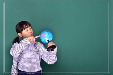 女人梦见红蛇，古老象征与现代解读的预兆解析