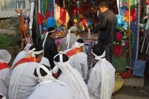 梦见逝世父亲又办丧事，梦境背后的深层含义与心理解析