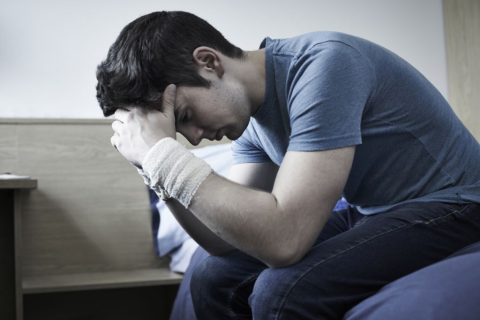 做梦梦见家里有人死了是什么意思？该如何解梦？