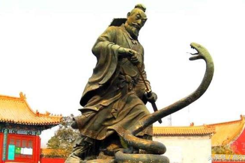 梦见二条白蛇还被咬一口，梦境背后的深层解析与启示