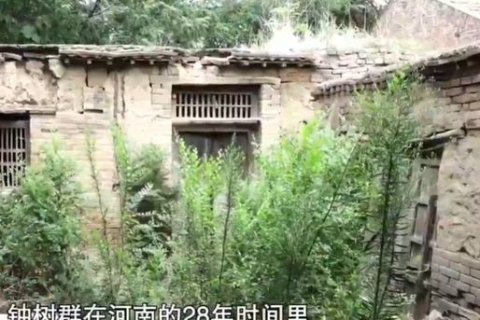 梦见老家门口挂着过世老人的黑色衣服，探寻梦境背后的深层含义