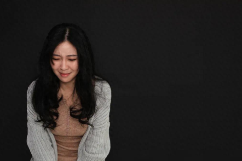 梦回往昔，分手的爱人与陌生女子渐行渐远的预兆