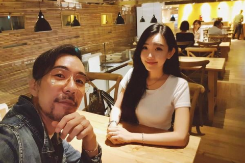 梦见已逝亲人满头白发，穿越时空的思念与生命哲理的探讨