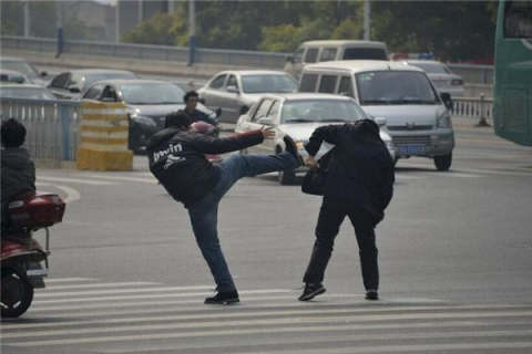 梦境交织，解析昨晚梦见和弟弟打架的深层含义